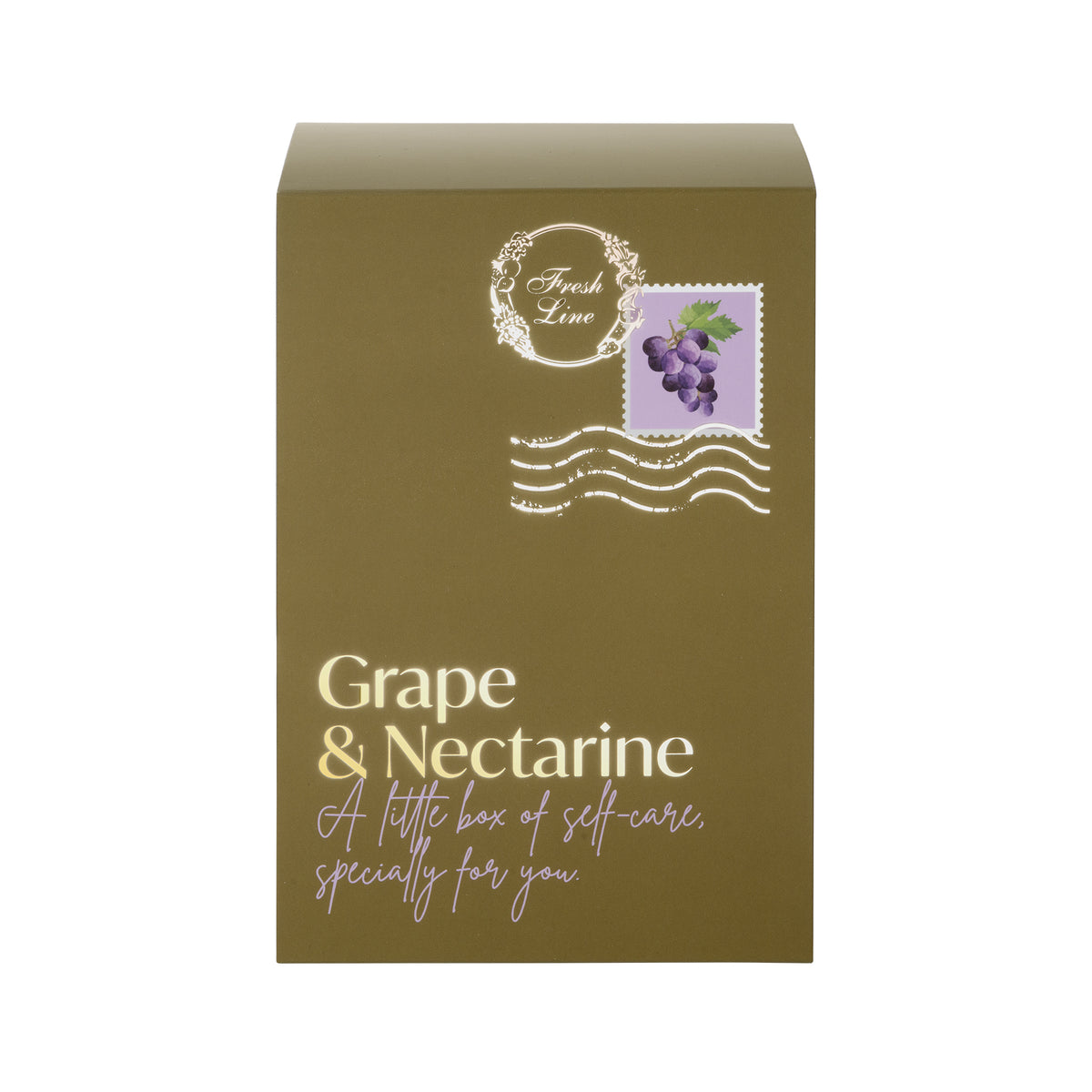 Κουτί σετ δώρου Grape & Nectarine της Fresh Line σε γήινες αποχρώσεις, με εικονογράφηση σταφυλιών σε γραμματόσημο και ταχυδρομική σφραγίδα.